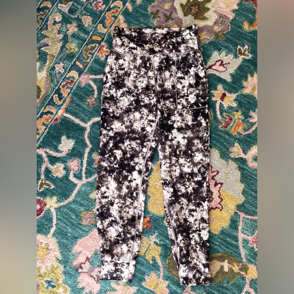 NWOT ATHLETA SALUTATION JOGGER